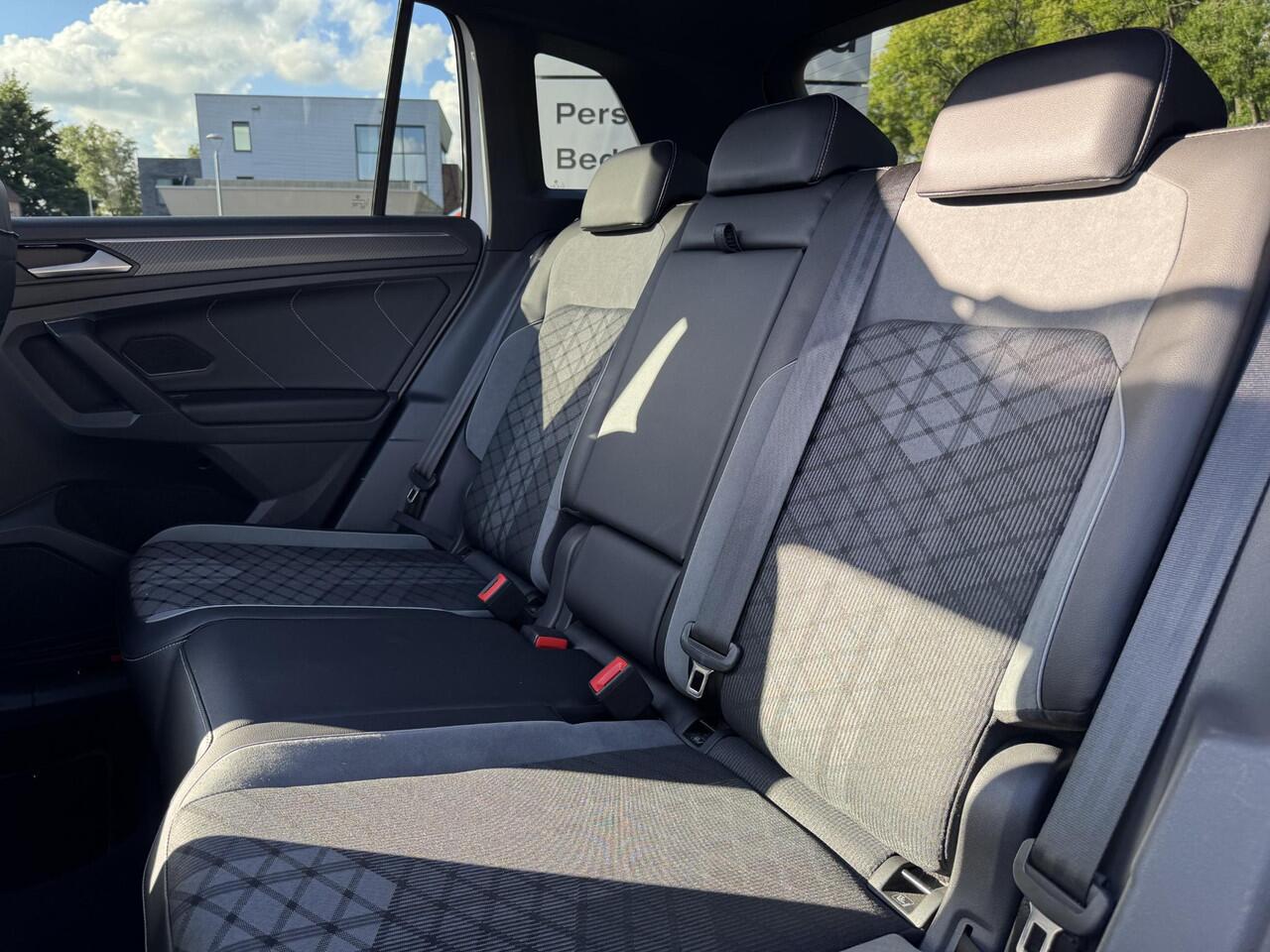 Volkswagen TIGUAN 1.4 TSI eHybrid R-Line Business+ 245pk PHEV | Trekhaak | Panorama dak | Adaptieve Cruise | Achteruitrijcamera | Stoelverwarming | Virtuele cockpit | 1.800kg Trekgewicht !