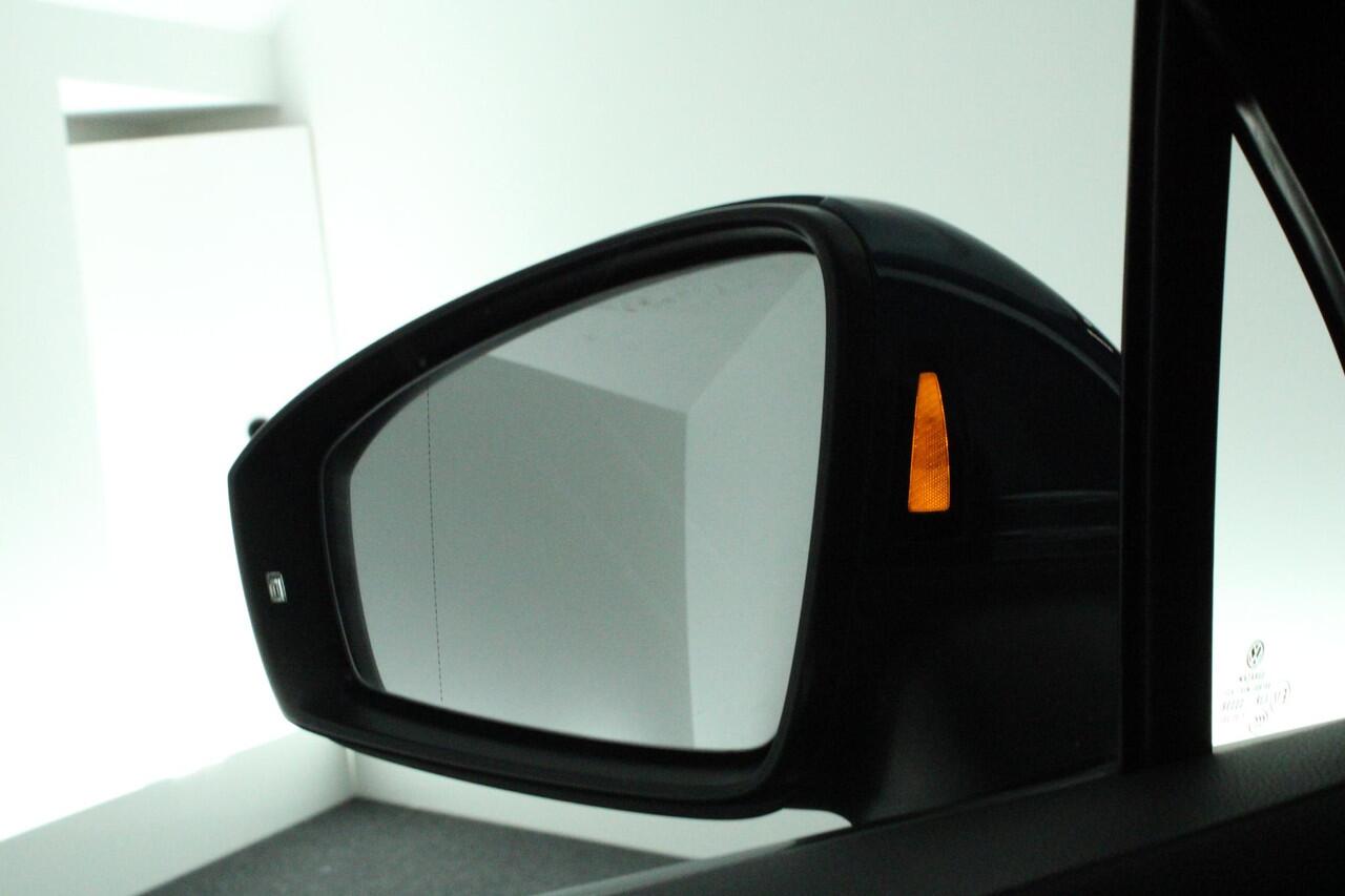 Volkswagen TIGUAN 1.4 TSI 245pk eHybrid 2x R-Line Trekhaak Stoelverwarming Virtual Cockpit Navigatie