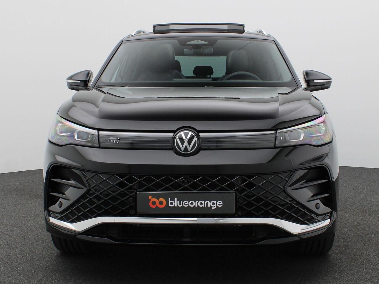 Volkswagen TIGUAN 1.5 eHybrid R-Line Edition 272PK DSG Pano-Schuifdak, Trekhaak, Leder, 360gr. camera, Adaptieve Cruise Controle, Matrix LED verlichting, Keyless, Navi, Side Assist, Alarm, 20" LM Velgen