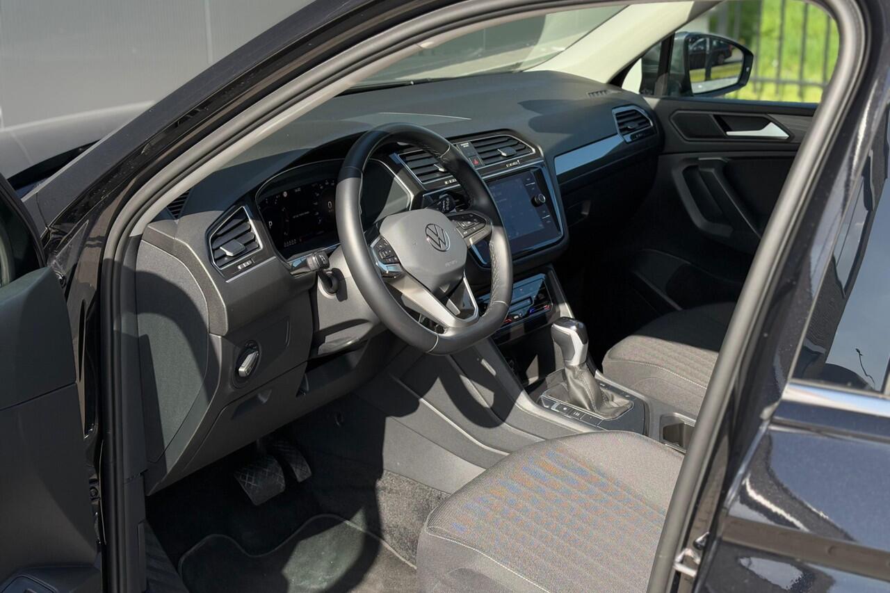 Volkswagen TIGUAN Allspace 1.5 TSI Life Business 150pk 7 zits - ACC - LED - Wegklapbare Trekhaak - Virtual cockpit - Navi - Elek. achterklep - Rijklaar