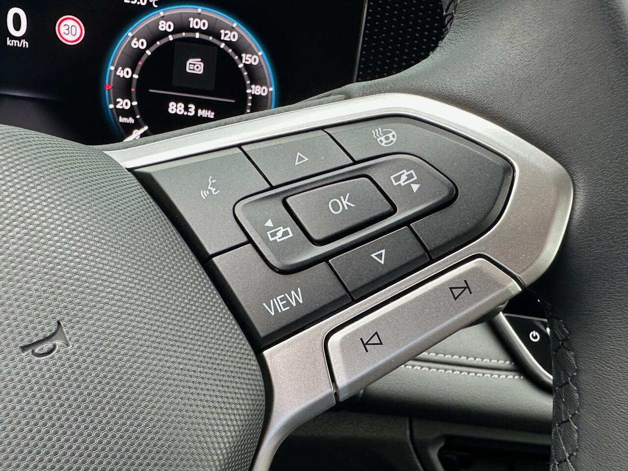 Volkswagen TIGUAN 1.5 eTSI Life | Trekhaak | Camera | Trekhaak | Dode hoek | Rijklaar incl. garantie