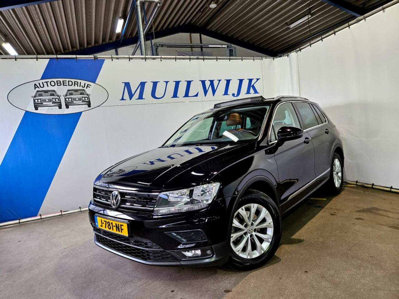 Volkswagen TIGUAN 1.5 TSI Comfortline Business / Panoramadak / Leder / NL Auto