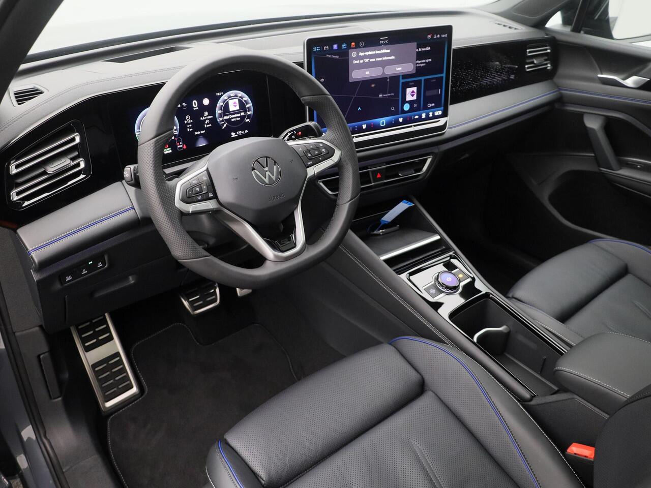 Volkswagen TIGUAN NEW 1.5 eHybrid R-Line Edition | PANO | 360° | ADAPTIVE | HUD | IQ LIGHT | MEMORY | STOELMASSAGE | STOELVENT. | STOELVERW. | TREKHAAK