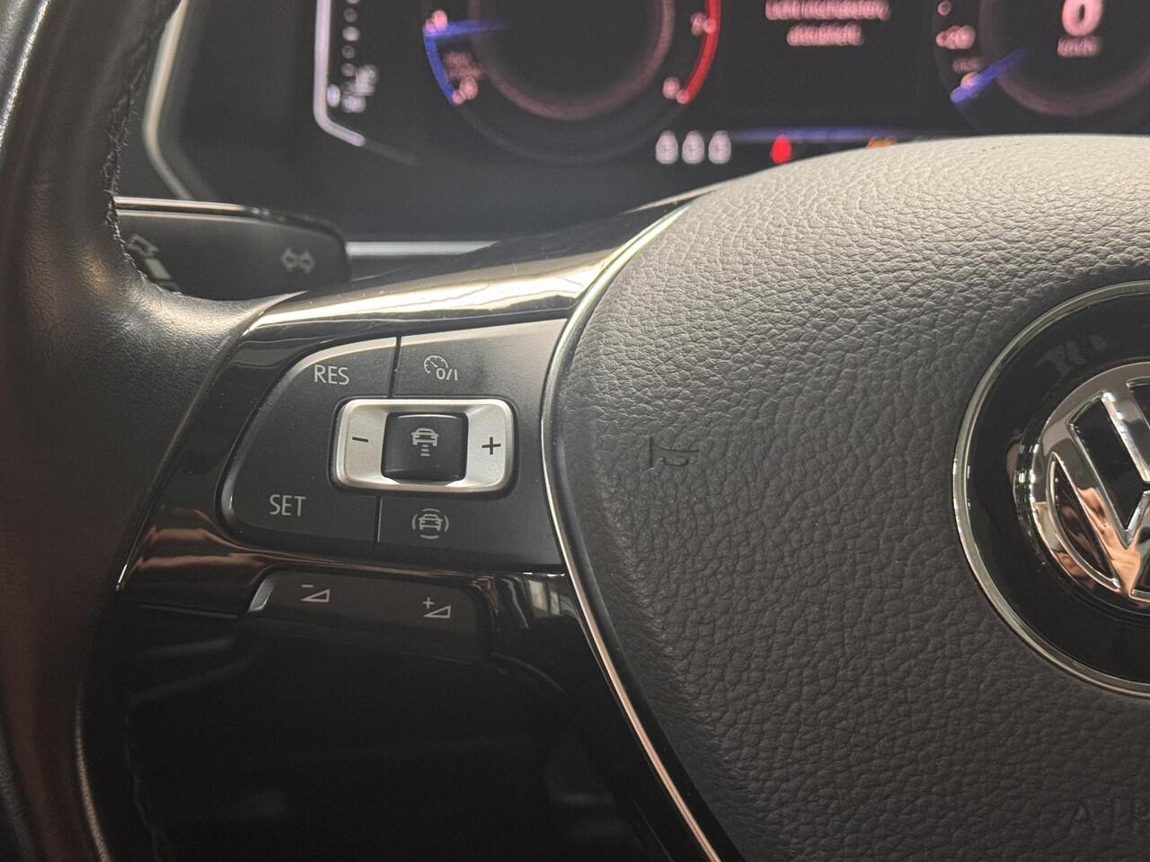 Volkswagen TIGUAN 1.5 TSI Comfortline Panoramadak Trekhaak Navi Ad Cruise Winter pack El. Klep Dealeronderhouden