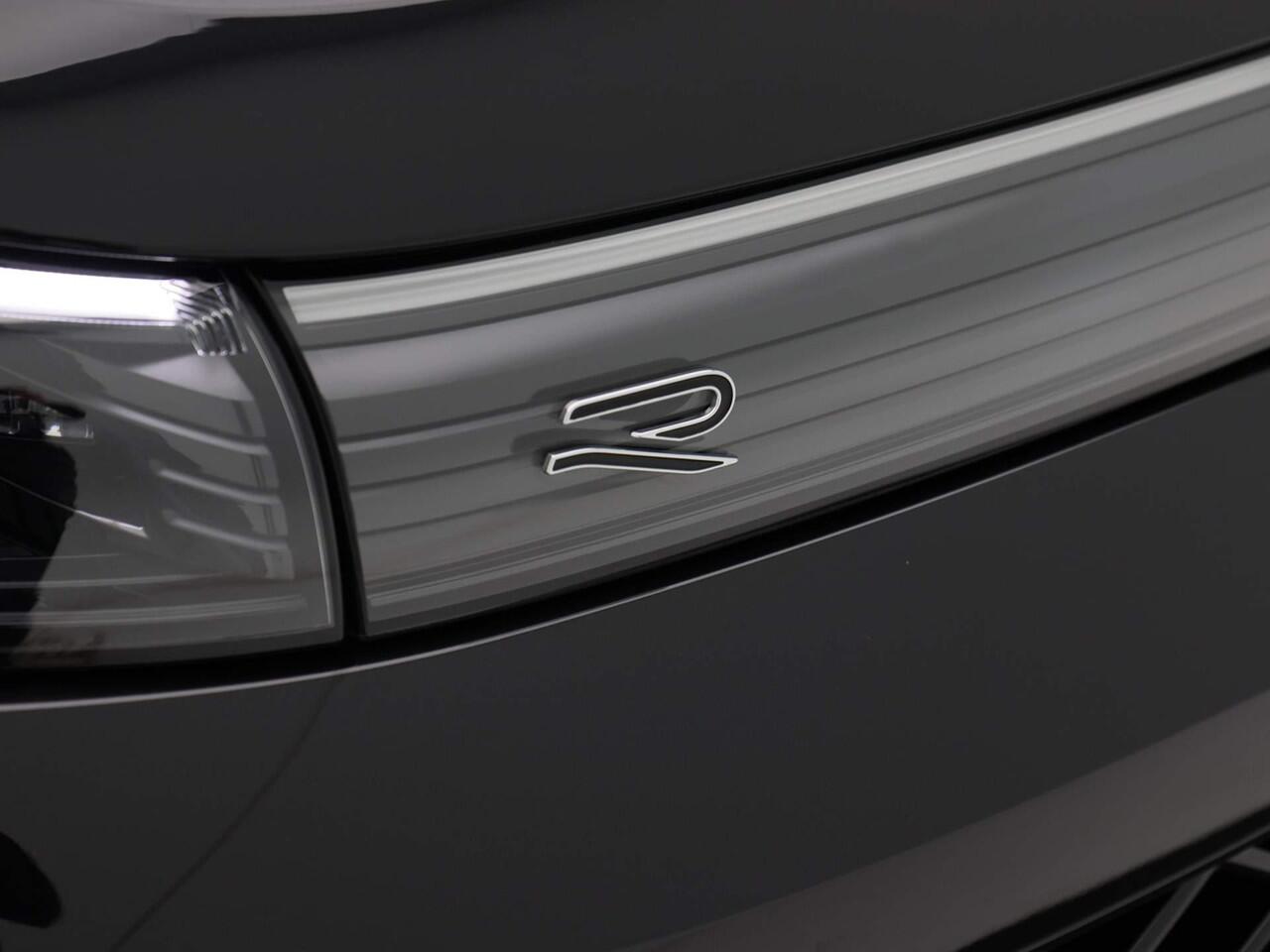 Volkswagen TIGUAN 1.5 eHybrid 272 Pk Automaat R-Line Business | LED | Camera | Climate Control | Carplay | Adaptive Cruise | privacy Glass | 20 Inch | 6.992 Km!!