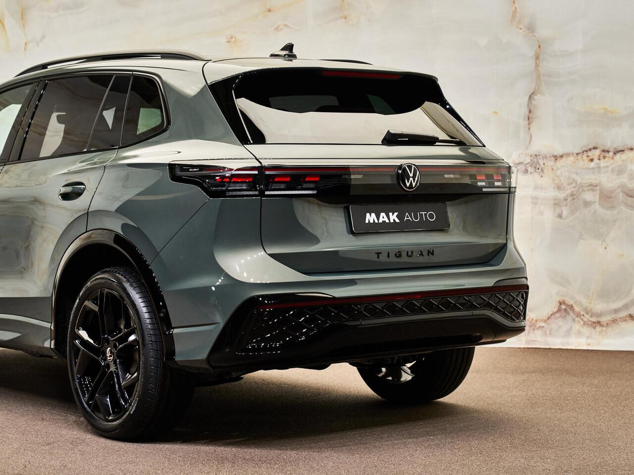 Volkswagen TIGUAN 1.5 eHybrid R-Line, 20", pano, massage, ACC, DCC, IQ.Light, Black Style, tr.haak