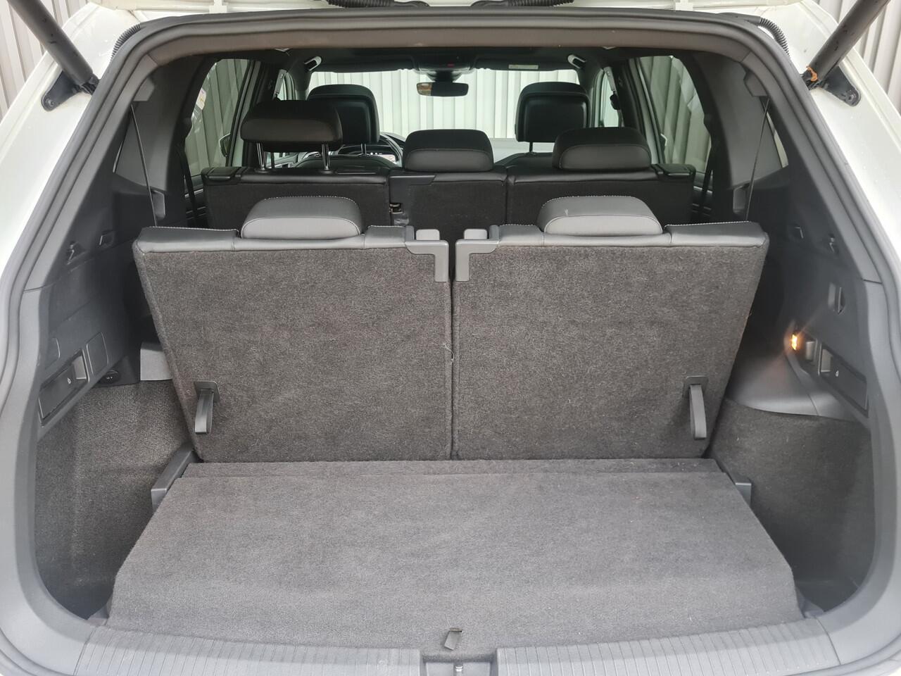 Volkswagen TIGUAN Allspace 1.5 TSI R-Line 7zits | 1Ste Eigenaar | Pano | 360 Camera | Leer | Navi | Xenon\Led | Dealer onderhouden Interesse, Proefrit? Bel of app met: 06-24 28 28 42