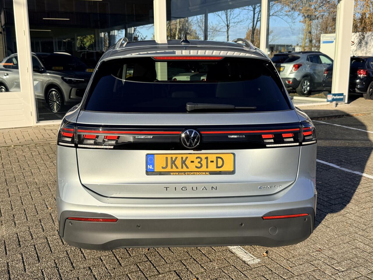 Volkswagen TIGUAN 1.5 eHybrid Life Edition | LED | Keyless | Apple Carplay | Adapt Cruise | PDC v+a incl. Camera | Stuur- Stoel en achterbank verwarming