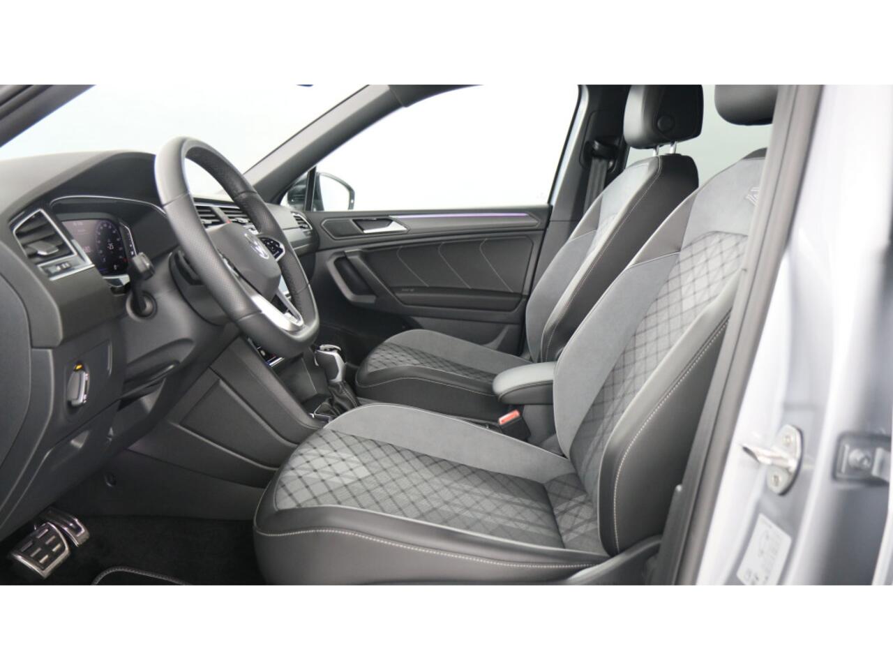 Volkswagen TIGUAN Allspace 1.5 TSI R-Line Business 7p. Black Style | LED Matrix | Camera | wegkl. trekhaak