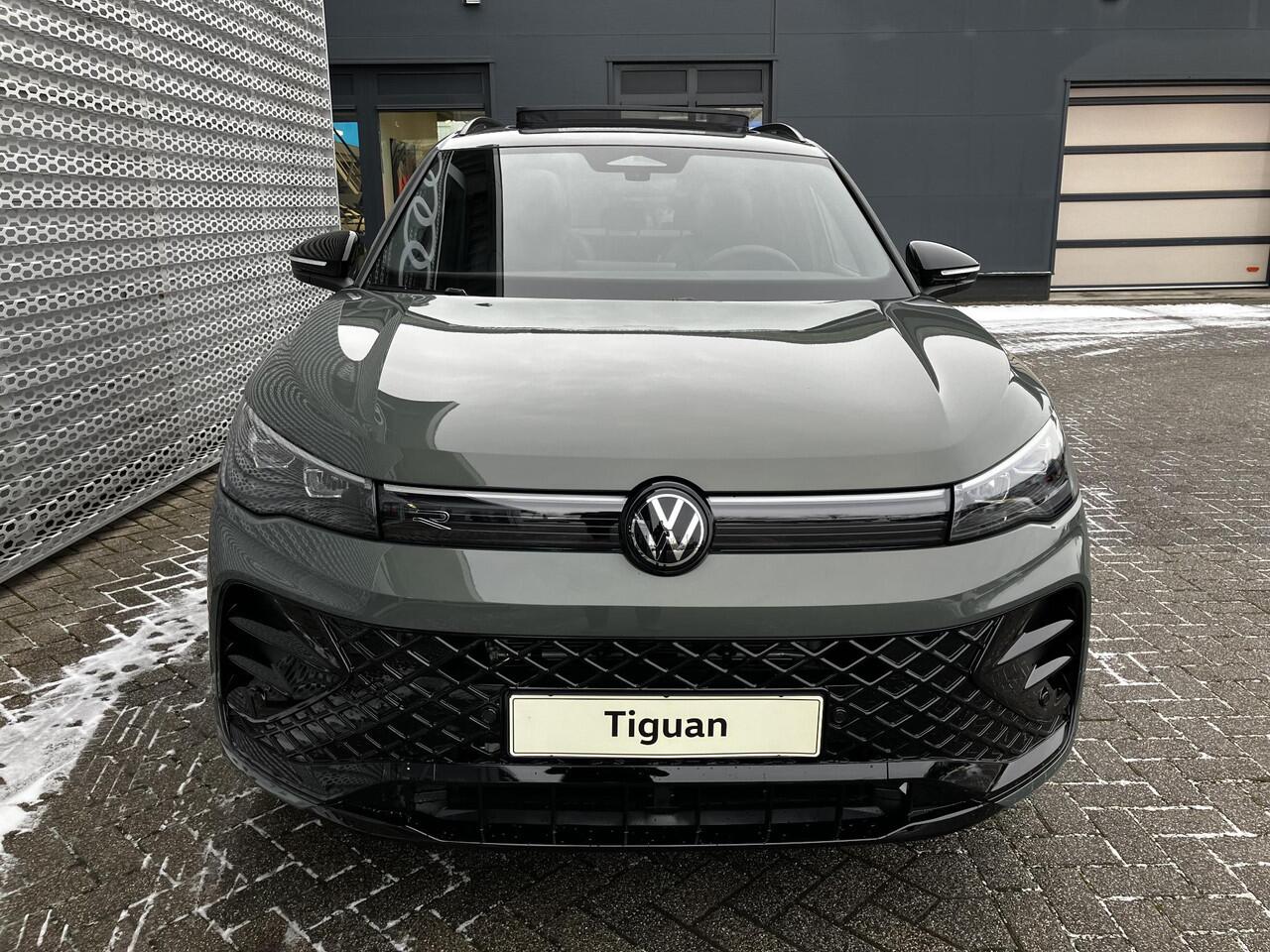 Volkswagen TIGUAN R-Line Edition 1.5 eHybrid 150 kW / 204 PK DSG | Black Style | Panoramadak | Trekhaak wegklapbaar | Leder & elektr. stoelen |