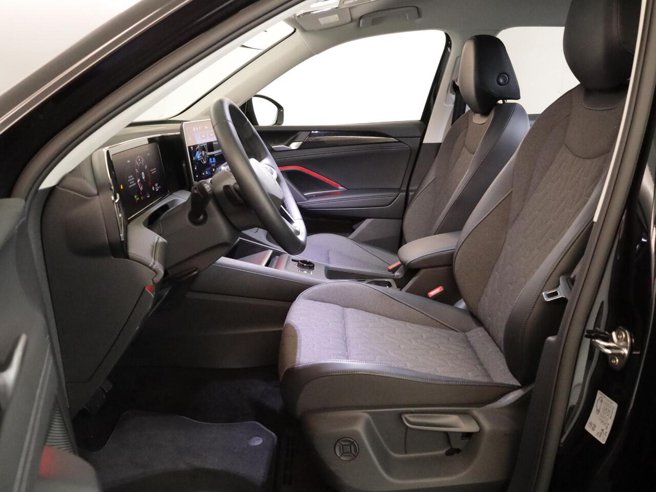 Volkswagen TIGUAN 1.5 eTSI Life Edition 130 pk Automaat (DSG) | Navigatie | Elektr. trekhaak | Stoelverwarming | Parkeersensoren | 18"LM velgen Achteruitrijcamera |