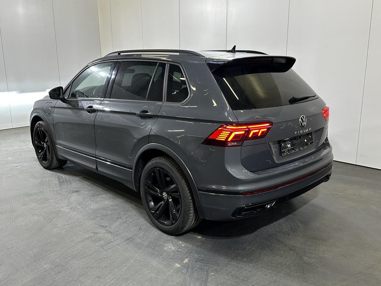 Volkswagen TIGUAN 1.4 TSI eHybrid R-Line / AUTOMAAT/ 245PK/ PARK. SENSOREN V+A/ 360 CAMERA/ STUUR+STOEL VERWARMING/ ACC/ APP-CONNECT/ DIGITAL DASH/ DAB/ NAVI/ CLIMA/ LED/ ISOFIX/ 19'' LMV