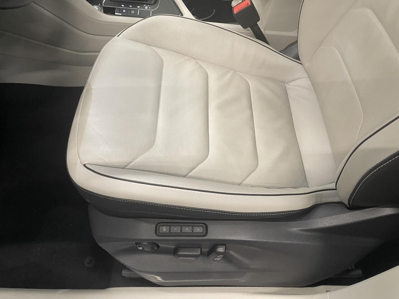 Volkswagen TIGUAN 1.5 TSI 150pk DSG R-Line Platinum Panoramadak Navigatie Apple Carplay/Android Auto Camera Parkeersensoren Adaptive Cruise Control Leder Memory stoelen Stoelverwarming Elektrische achterklep Climate Control Virtual Cockpit