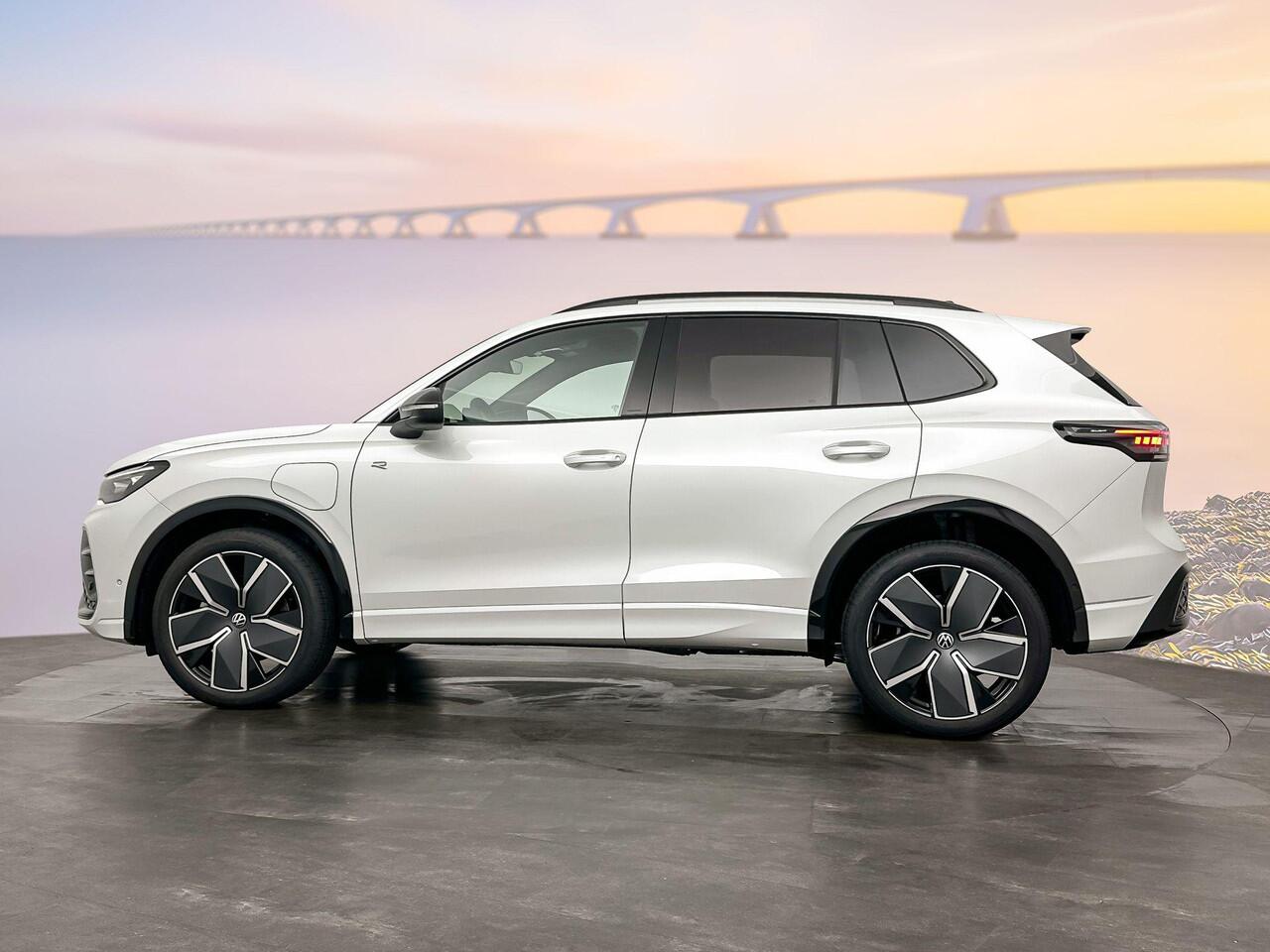 Volkswagen TIGUAN R-Line Edition Plug in Hybride 272 pk Black Style Pakket