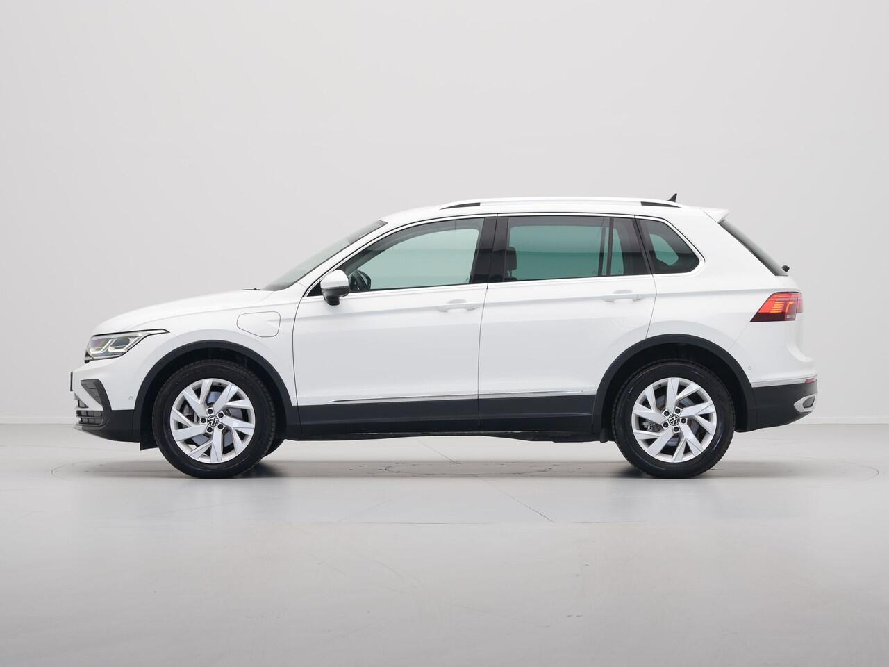 Volkswagen TIGUAN 1.4 TSI 245pk eHybrid Elegance Navigatie Camera Matrix Led Stoelverwarming 230