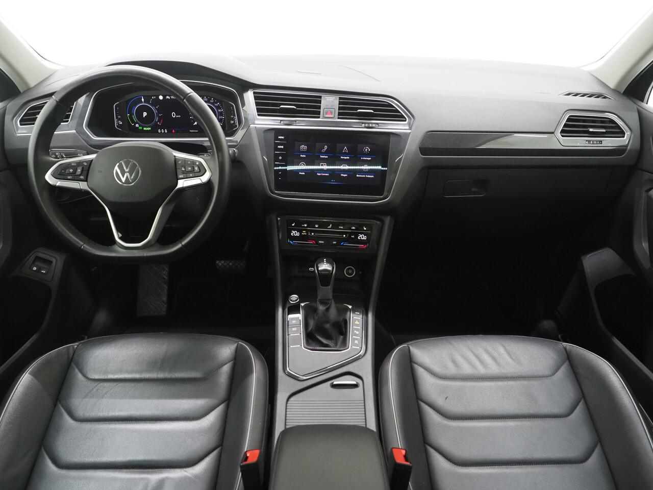 Volkswagen TIGUAN 1.4 TSI eHybrid Elegance Exclusive | Panoramadak | Trekhaak | Leder | 360 | Adaptive Cruise | Keyless | Carplay