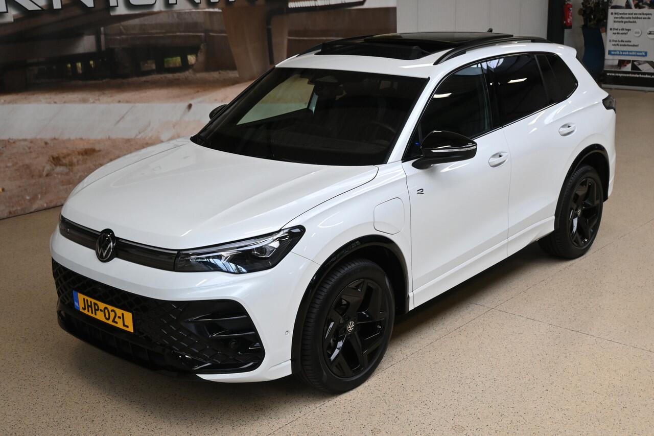 Volkswagen TIGUAN 1.5 eHybrid 272pk R-Line | Leder | Panoramadak | 360° Camera | 100% (Dealer) onderhouden label