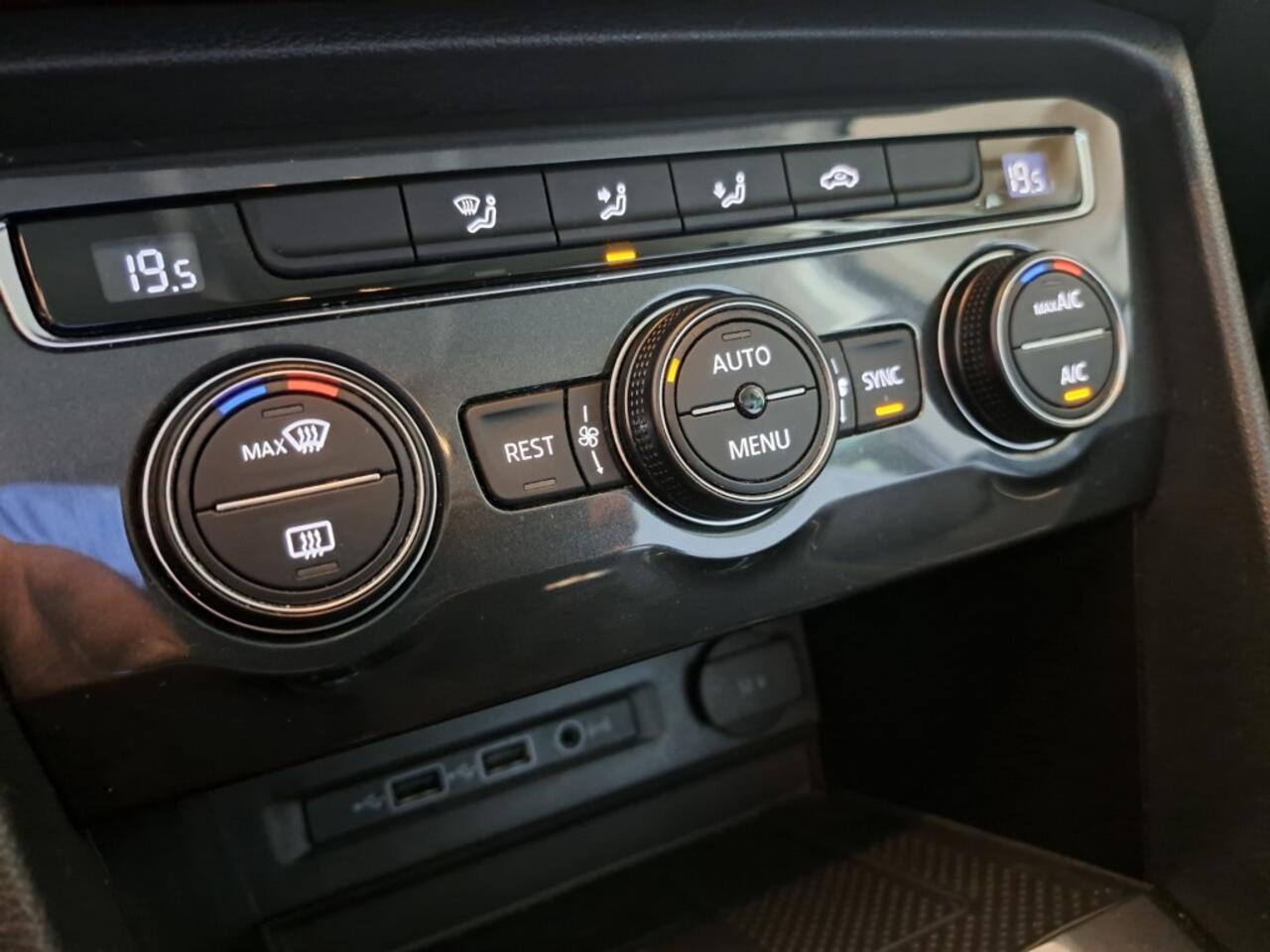 Volkswagen TIGUAN 1.5 TSI 131 Pk Comfortline Business Ecc Nav. Apple Carplay