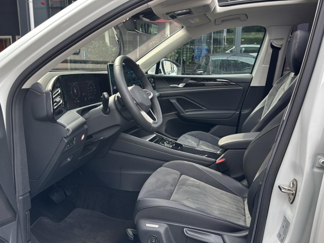 Volkswagen TIGUAN 1.5 TSI E-HYBRID ELEGANCE PANO-DAK/TREKHAAK/CAMERA/NAVI/ACC/STOELVERW
