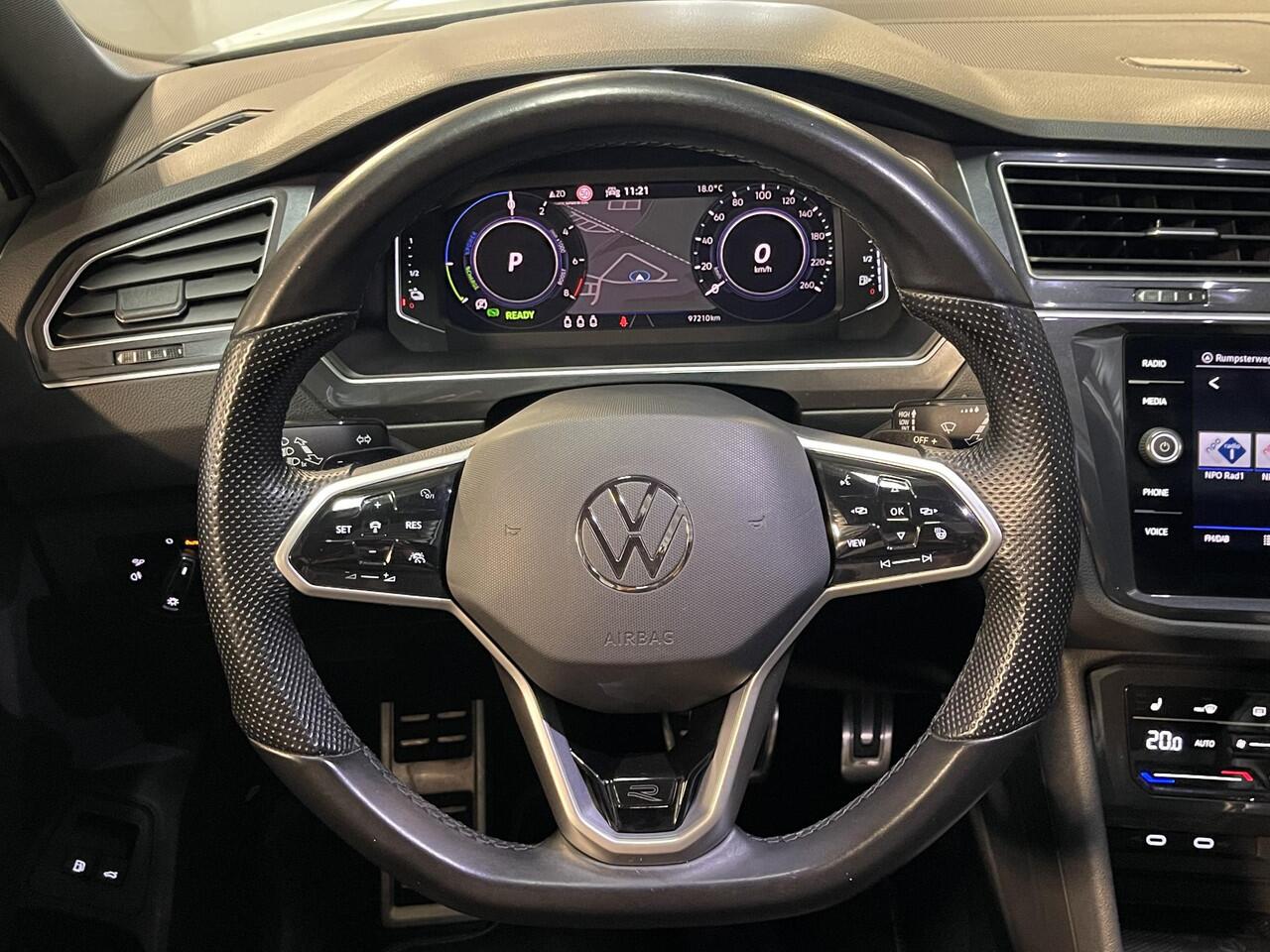 Volkswagen TIGUAN 1.4 TSI eHybrid R-Line Business+ 19"/Panoramadak/Trekhaak/Leder + memory/360 camera/Elektrische klep/Dodehoek/Stuur + stoelverwarming