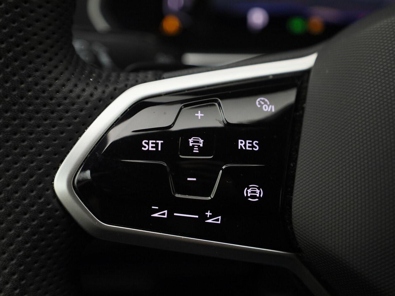 Volkswagen TIGUAN Allspace 1.5TSI/150PK R-Line Business 7p. DSG · Navigatie · Stoel- & stuurverwarming · Camera + parkeersensoren · Garantie t/m 30-08-2027 of 100000km.