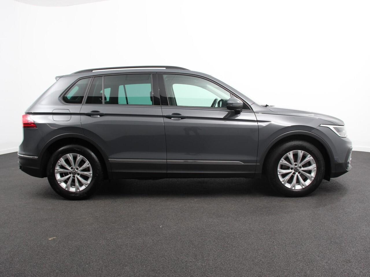 Volkswagen TIGUAN 1.5 TSI DSG 150pk Life | Navigatie | Apple Carplay/Android Auto | Parkeersensoren | Adaptive cruise Control | Wegklapbare Trekhaak | Stoel- en stuurverwarming | Ledverlichting | Getinte ramen | Climate Control
