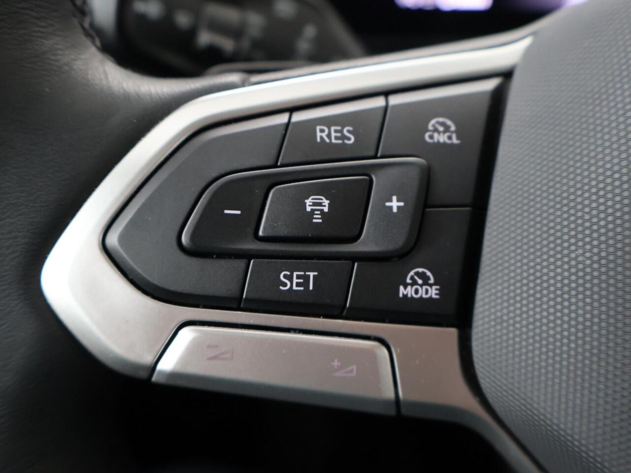 Volkswagen TIGUAN 1.5 eHybrid Life Edition | 204 PK | SoH 97% | Trekhaak wegklapbaar | Adaptive cruise control | Verwarmde voorstoelen | LED verlichting |