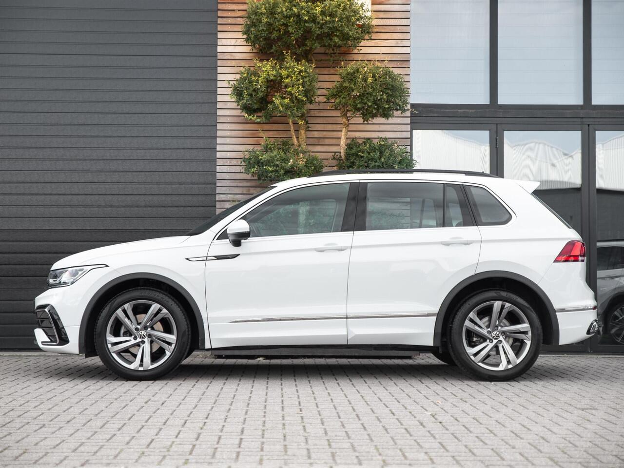 Volkswagen TIGUAN 1.5 TSI R-Line Business+ / Wegklapbare Trekhaak / IQ Light / 19" LMV / Achteruitrijcamera