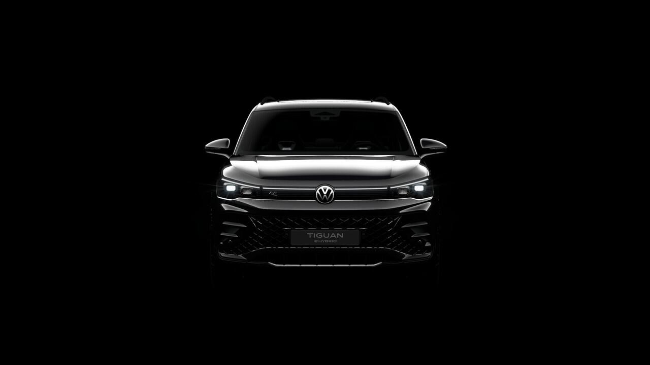 Volkswagen TIGUAN R-Line Edition - eHybrid | 'App-Connect' draadloze smartphone integratie | Automatische afstandsregeling (Adaptive Cruise Control) | Black Style Pakket