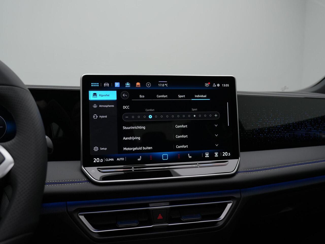 Volkswagen TIGUAN 1.5 TSI eHybrid 204 pk DSG R-Line | Panoramadak | Adaptief onderstel | Stuur-/stoelverwarming | Achteruitrijcamera | Massage