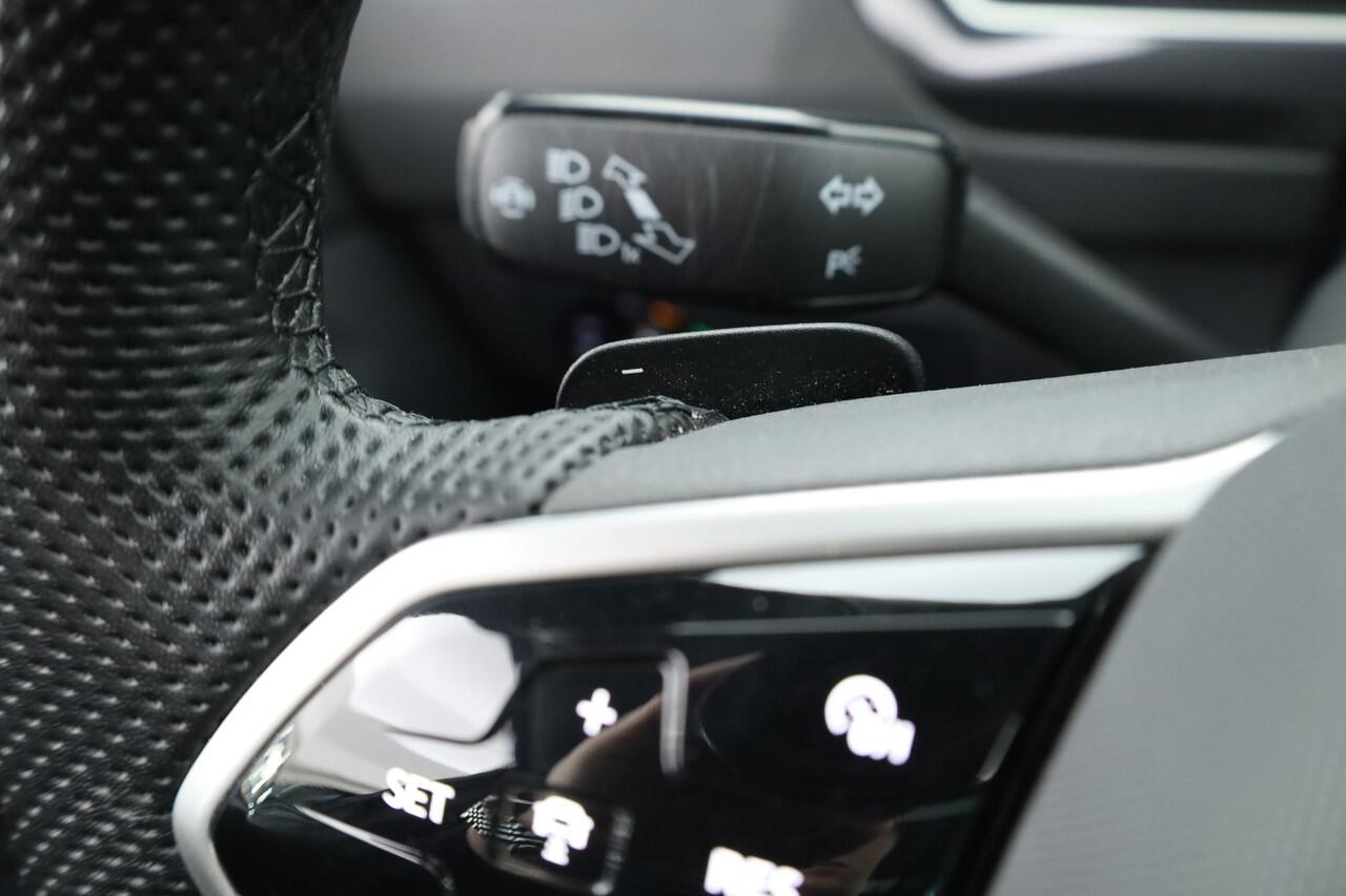 Volkswagen TIGUAN 1.4 TSI eHybrid R-Line Business+ | Pano | Dig. Cockpit | Camera+PDC | Stoel- Stuurverw. | Adapt. Cruise | Nav+App.Connect | Elek. klep | IQ.Light V