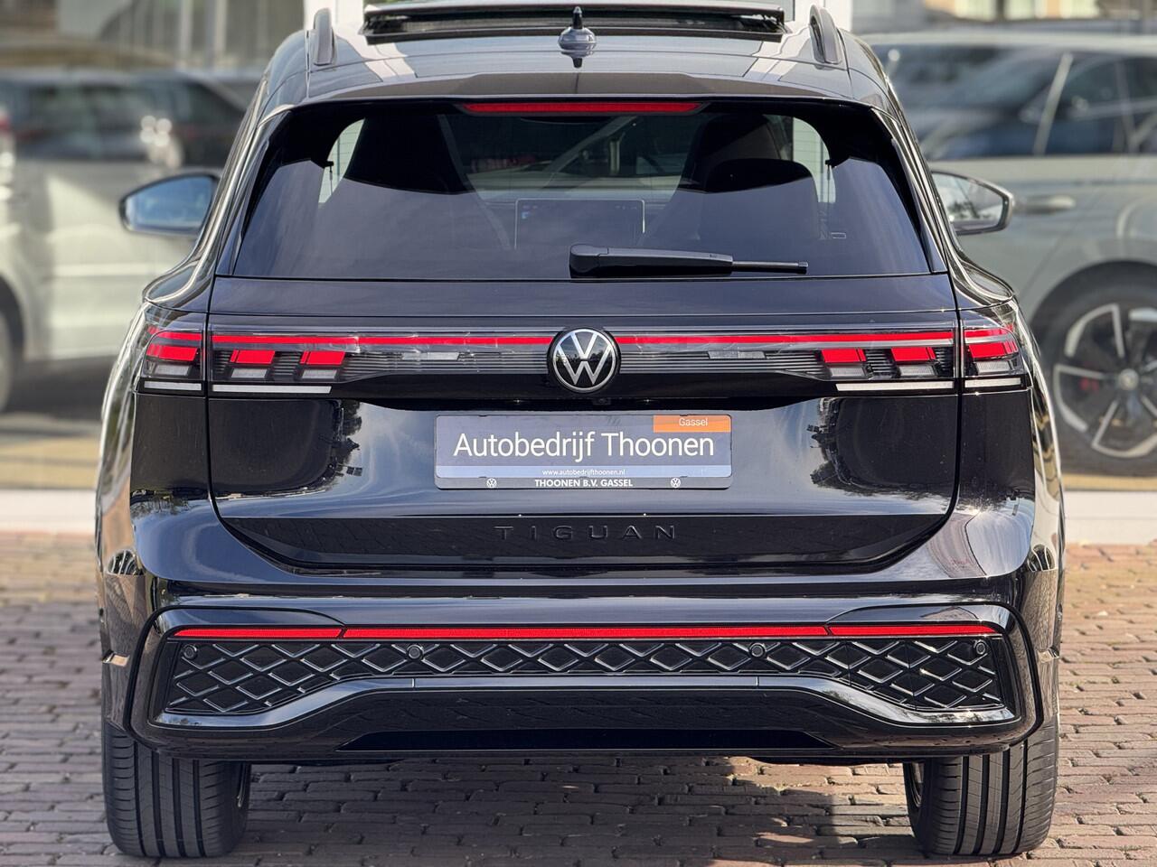 Volkswagen TIGUAN 1.5 eTSI R-Line Edition | 360° camera | Massage | Navi | HUD