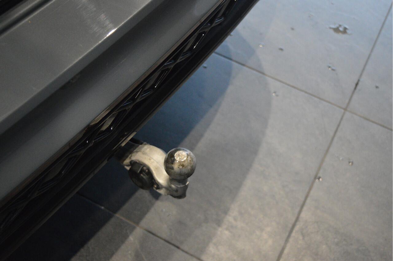 Volkswagen TIGUAN 1.5 eHybrid 3X R-Line Black Style pano head up 20 inch !!