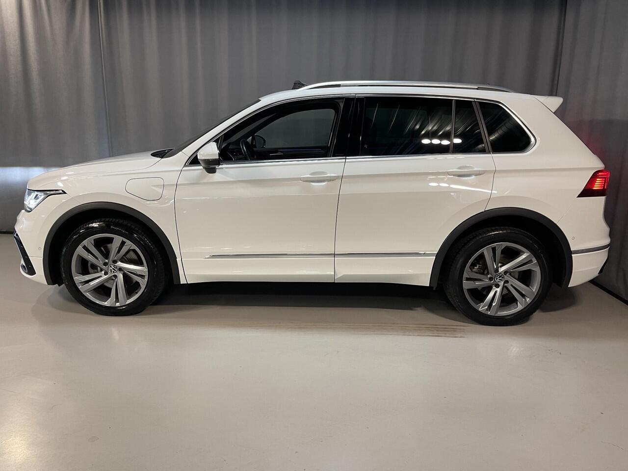 Volkswagen TIGUAN 1.4 TSI eHybrid R-Line Business+ 19"/Panoramadak/Trekhaak/Leder + memory/360 camera/Elektrische klep/Dodehoek/Stuur + stoelverwarming