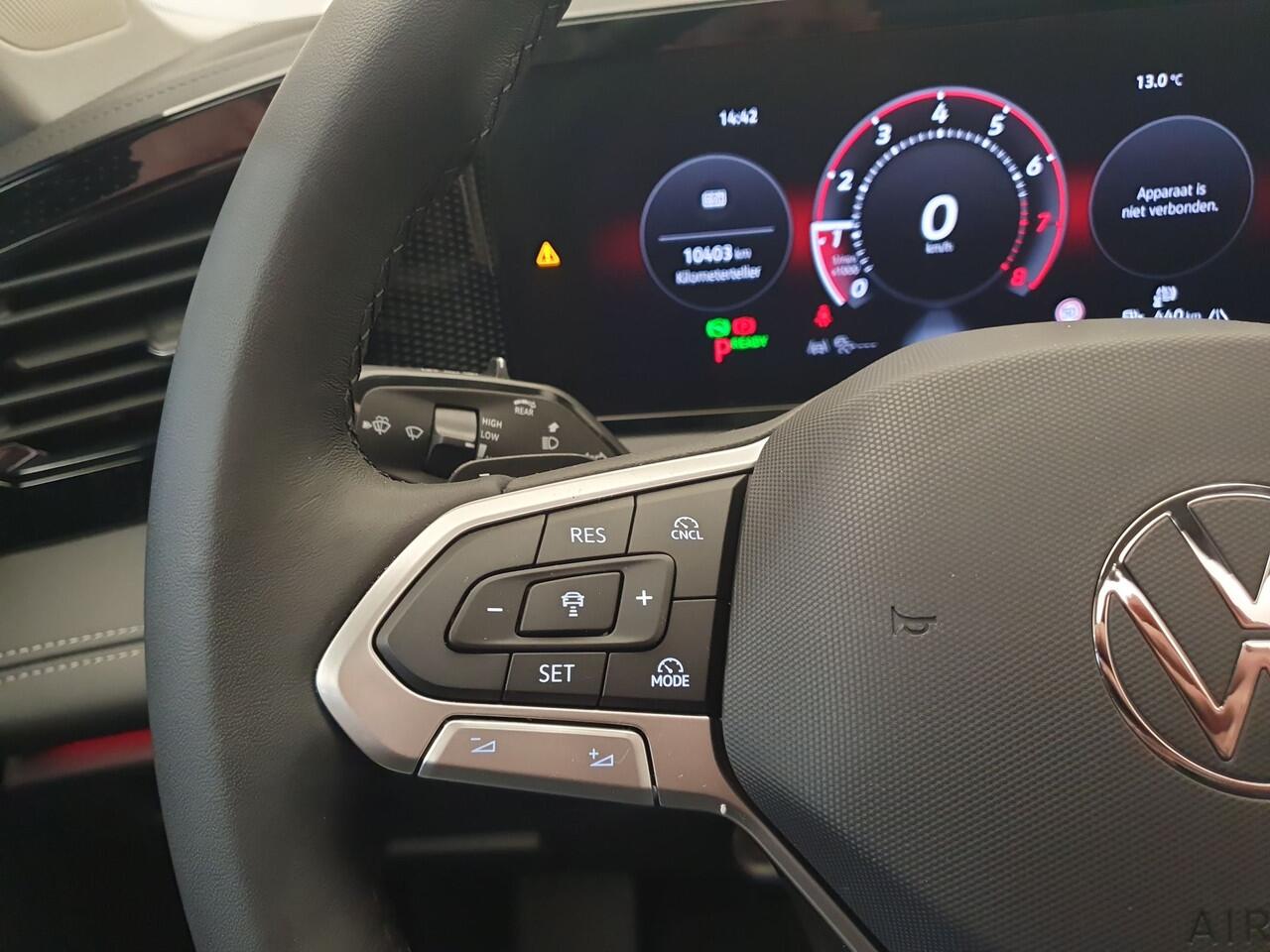 Volkswagen TIGUAN 1.5 eTSI 150pk DSG/AUT Life Wegklapbare trekhaak, Panoramadak, Keyless