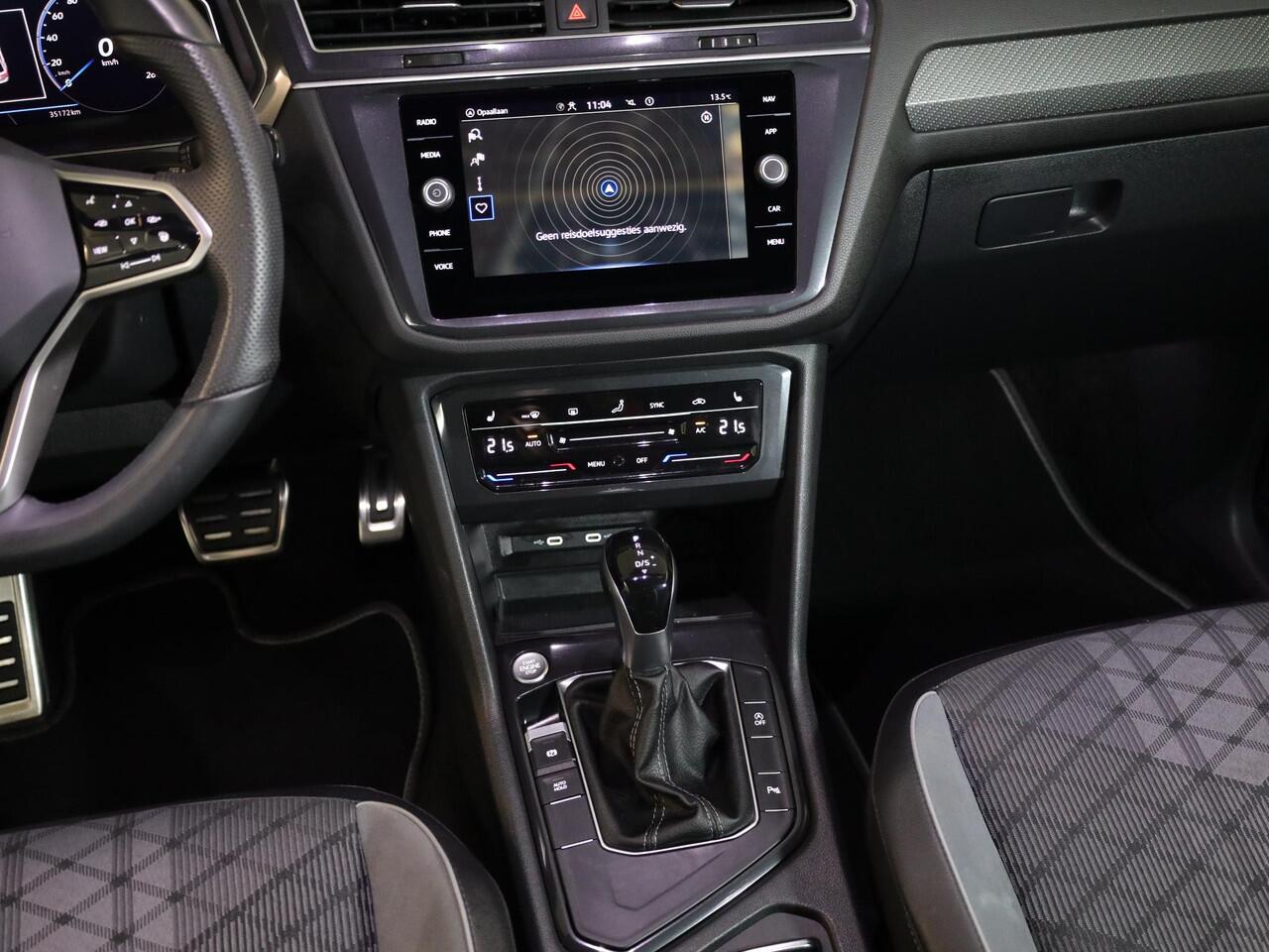 Volkswagen TIGUAN Allspace 1.5 TSI R-Line Business 150 pk Automaat (DSG) |R-line | Navigatie | Matrix LED koplampen | Stoelverwarming |5-pers| Verlengde garantie |Parkeersensoren