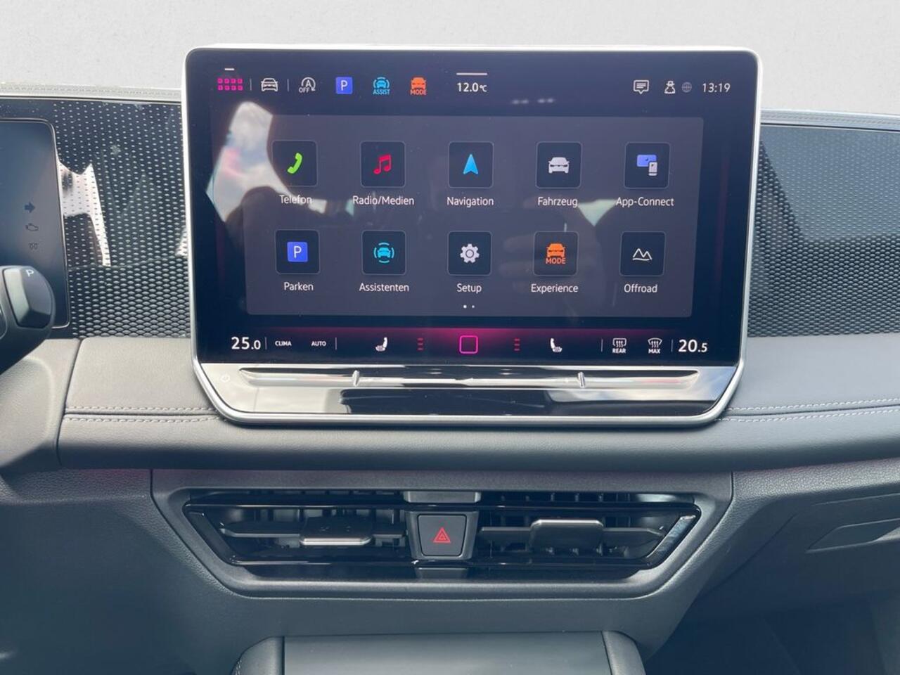 Volkswagen TIGUAN 2.0 TDI 4Motion ACC Navi LED Camera Trekhaak 18 Inch