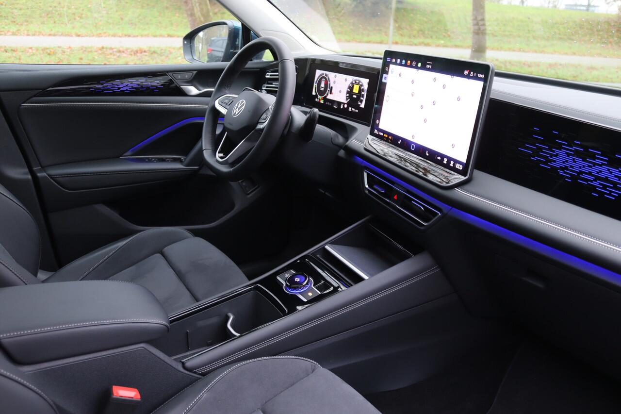 Volkswagen TIGUAN 1.5 eHybrid 204pk Elegance Pano/IQ.Light HD/360/Head-up/Keyless/ACC/DCC/ErgoActive/Dodehoek/20"/Trekhaak wegkl.