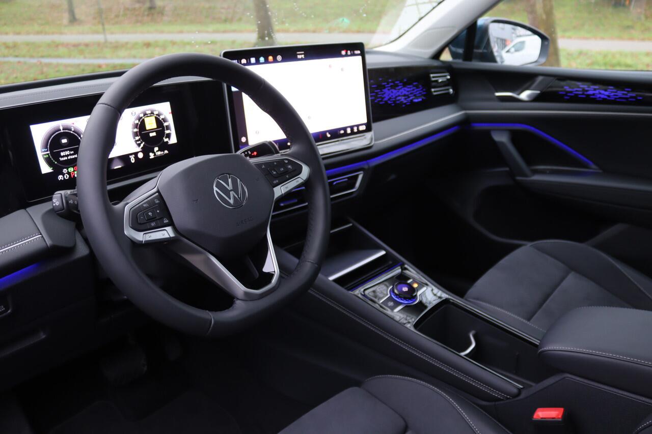 Volkswagen TIGUAN 1.5 eHybrid 204pk Elegance Pano/IQ.Light HD/360/Head-up/Keyless/ACC/DCC/ErgoActive/Dodehoek/20"/Trekhaak wegkl.