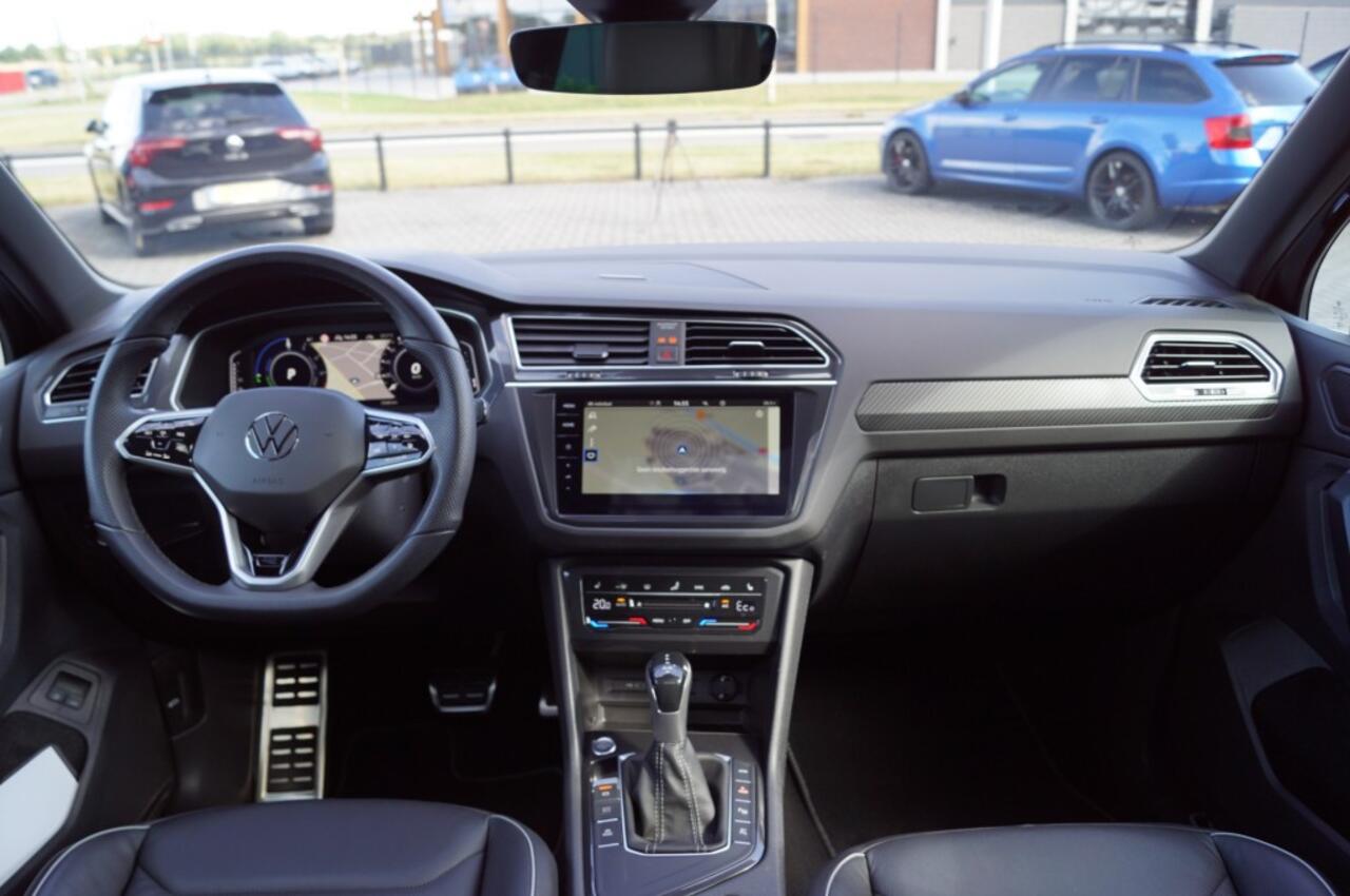 Volkswagen TIGUAN 1.4 e-Hybrid R-Line 245pk/ Panodak /leer/Trekhaak /DCC / ACC /Navi Pro /360gr. Camera / AppConnect