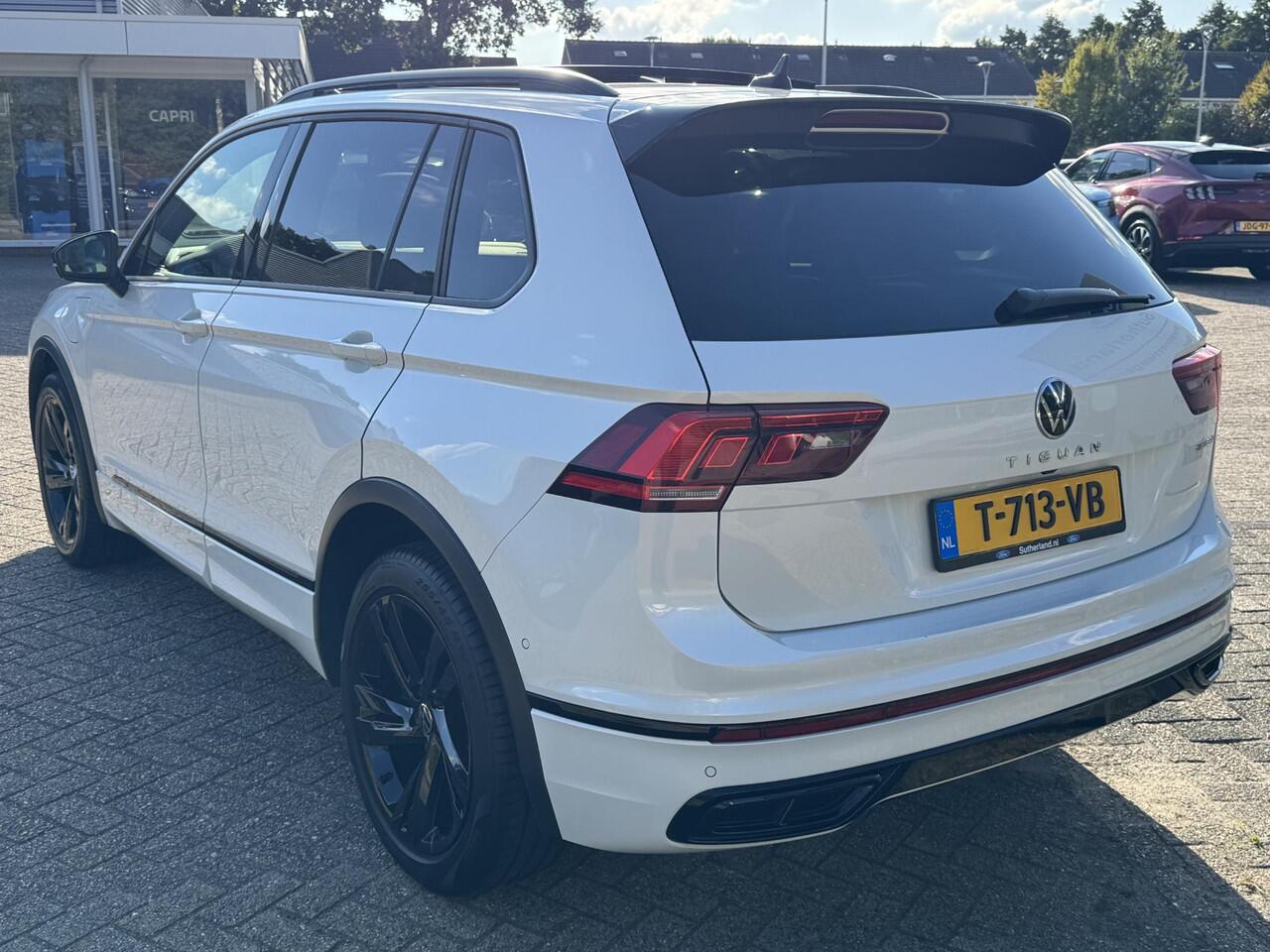 Volkswagen TIGUAN 1.4 TSI eHybrid R-Line Business+ 245pk PHEV | Trekhaak | Panorama dak | Adaptieve Cruise | Achteruitrijcamera | Stoelverwarming | Virtuele cockpit | 1.800kg Trekgewicht !