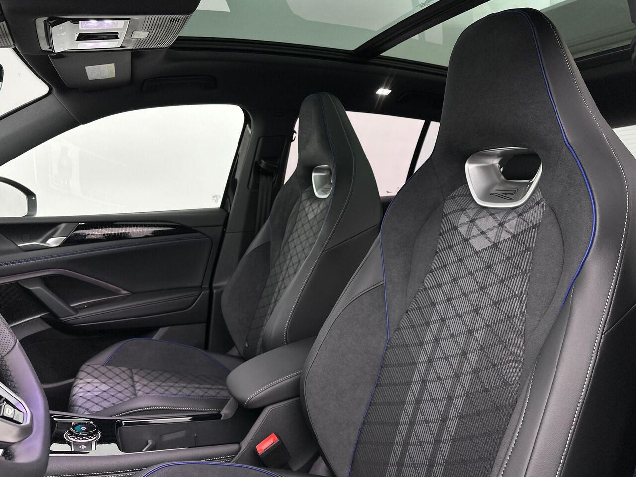 Volkswagen TIGUAN R-Line Edition Plug in Hybride 204 pk Black Style Pakket