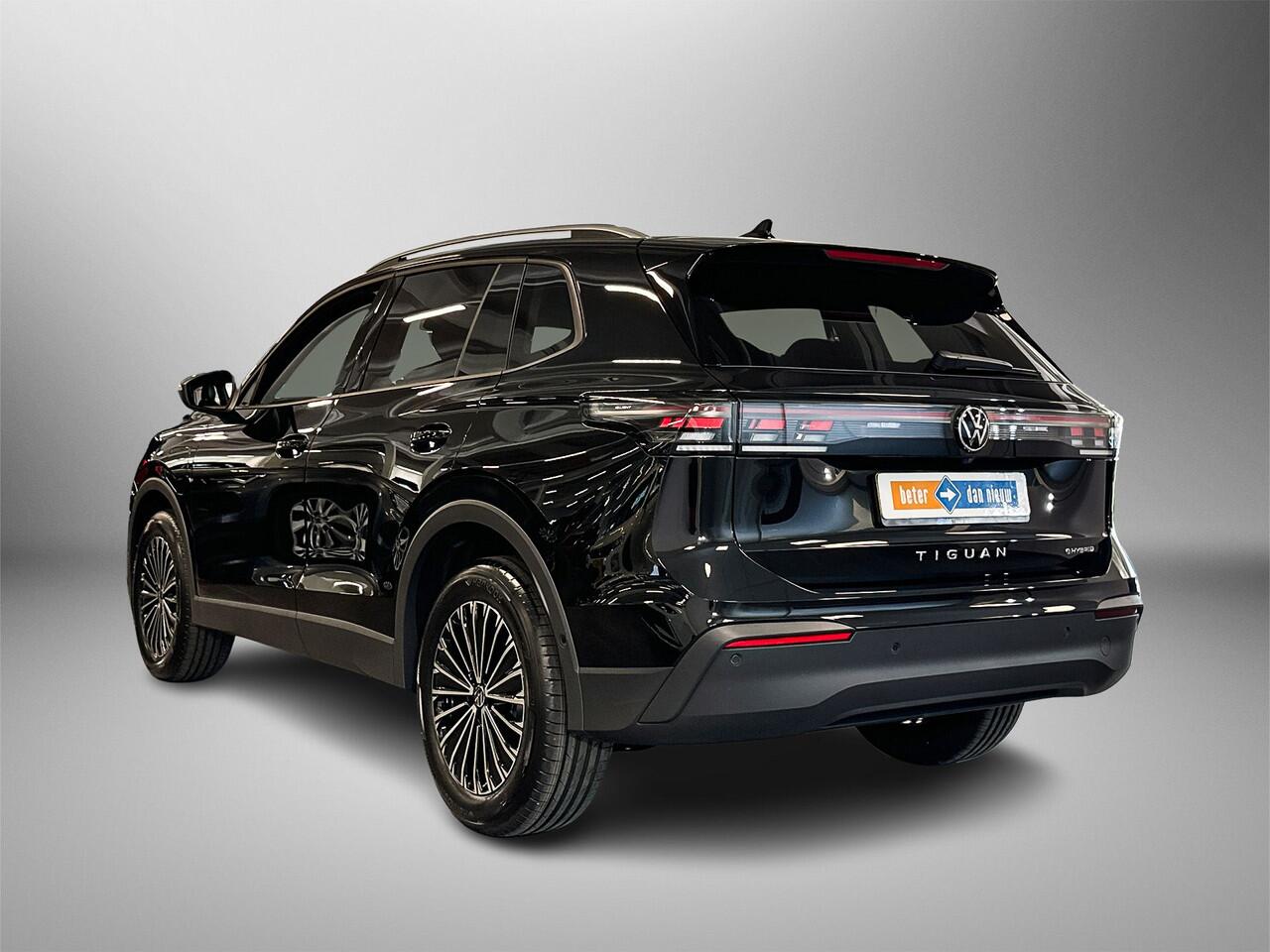 Volkswagen TIGUAN 1.5 204pk eHybrid Life Edition Parkeerassistent 'Park Assist Pro' incl. parkeerhulp / Rijstrookwisselassistent 'Side Assist' / Velgen 'Napoli', 18 inch