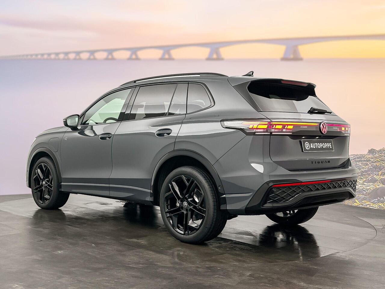 Volkswagen TIGUAN R-Line Edition Plug in Hybride 272 pk Black Style Pakket