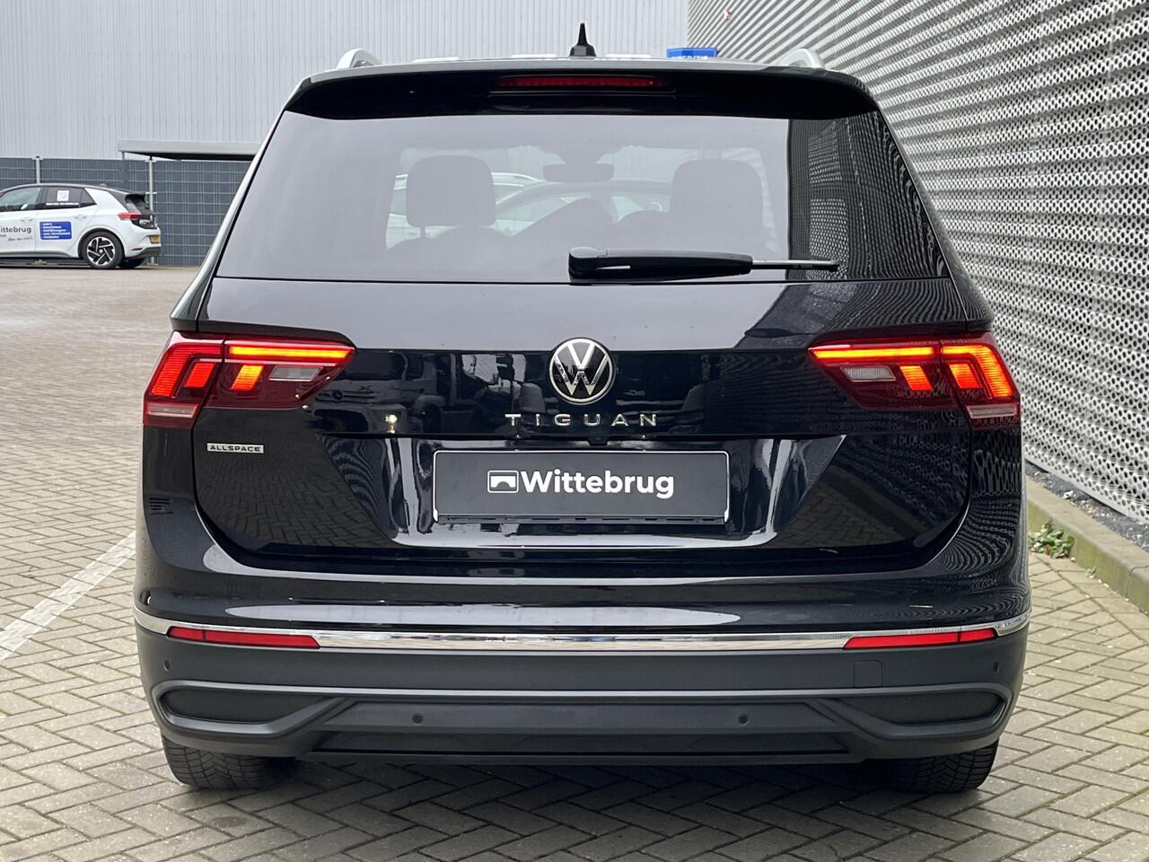 Volkswagen TIGUAN Allspace 1.5 TSI 150PK DSG Life / 7 Persoons / Digitale Cockpit / Trekhaak / Achteruitrijcamera / Parkeersensoren V + A / Achterklep elektrisch / Lane Assist **