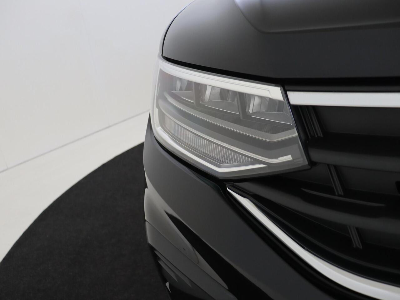 Volkswagen TIGUAN 1.4 TSI eHybrid Life | Panoramadak | Achteruitrijcamera | Stoel- en stuurwielverwarming | 3-zone airco | Navigatie | Digital cockpit Pro | Adaptieve cruise control |