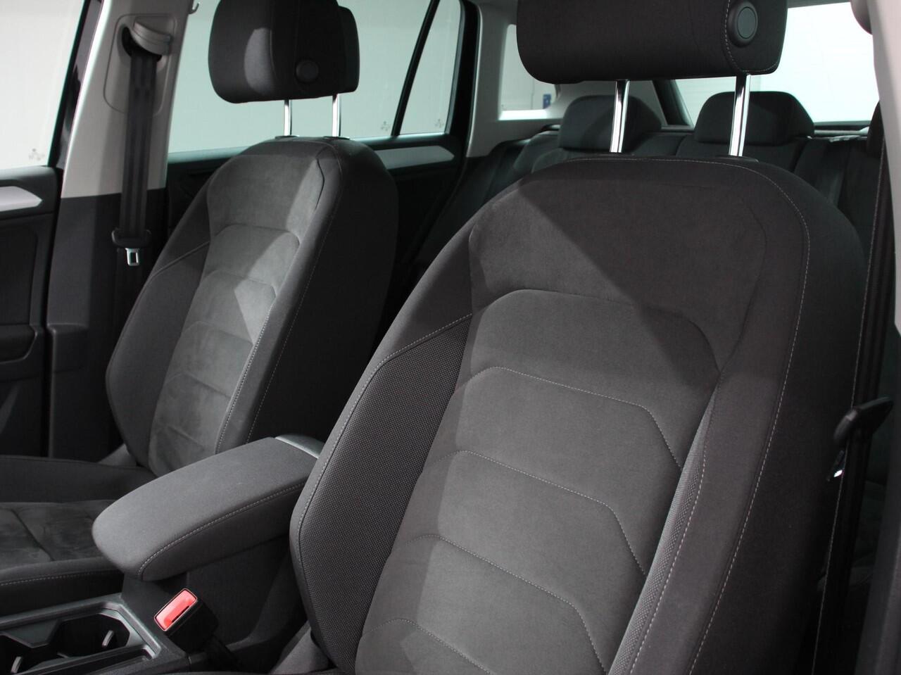 Volkswagen TIGUAN 1.5 TSI Comfortline Team DSG | Navigatie | Apple carplay/Android Auto | Climate Control | Camera | Lane Assist | Virtual Cockpit | Winterpakket | Adaptive Cruise control | Lichtmetalen Velgen