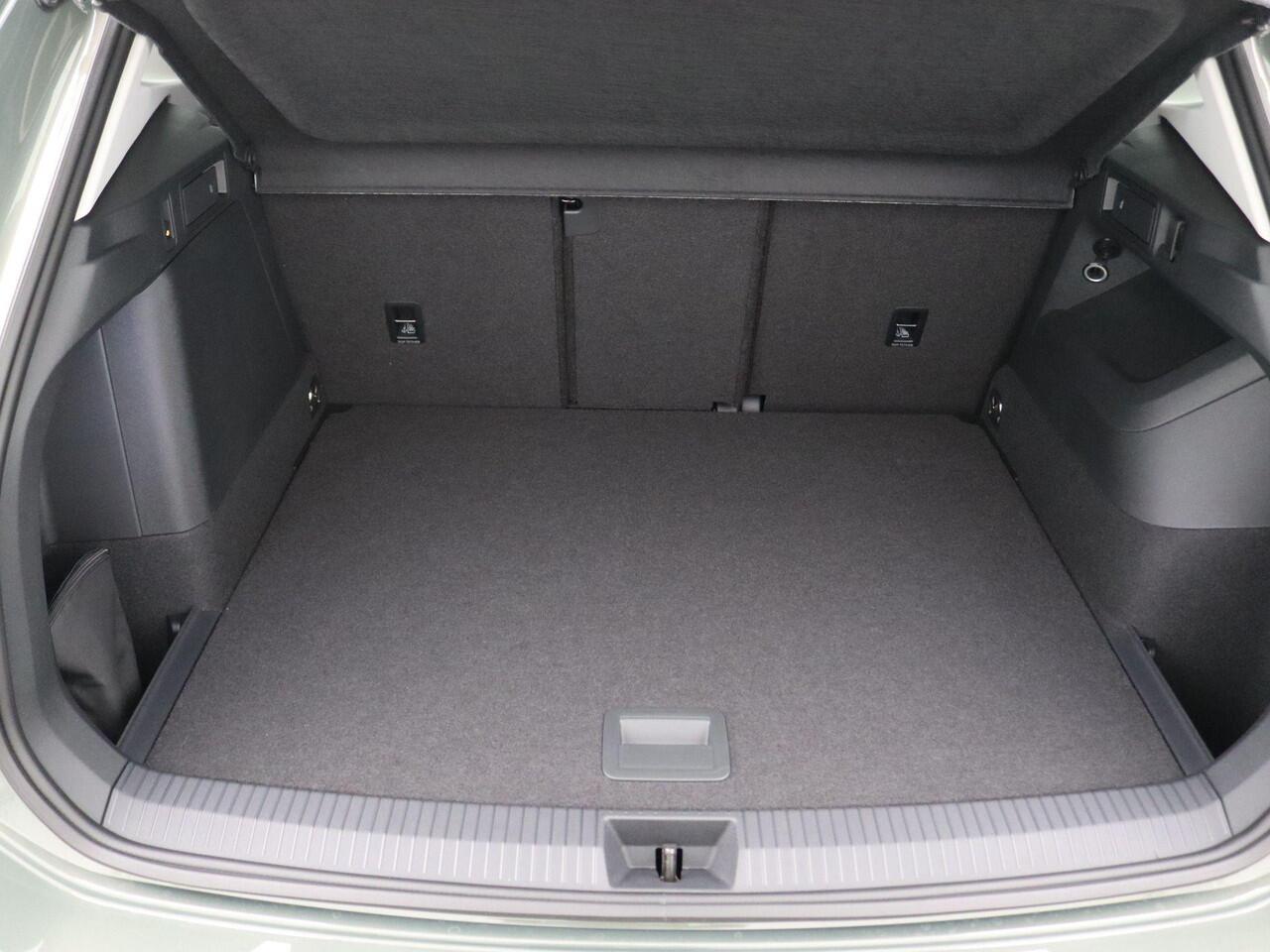 Volkswagen TIGUAN 1.5 eHybrid Life Edition 204PK DSG Trekhaak, 19" LM Velgen, Adaptieve Cruise Controle, Achteruitrijcamera, Side Assist, Navi via Apple Carplay/Android Auto, Keyless, Stoel-Stuurverwarming, Elektr. Achterklep