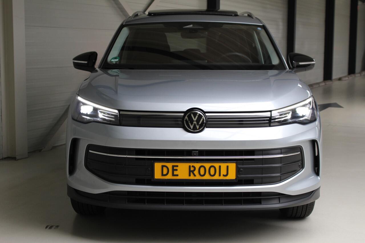 Volkswagen TIGUAN 1.5 eTSI Life Edition Navigatie | Panoramadak | Trekhaak | Standverwaming / koeling