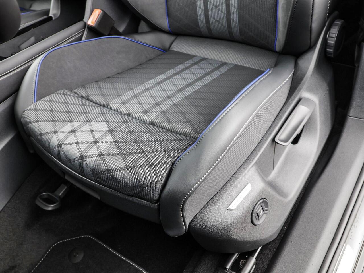 Volkswagen TIGUAN R-Line Edition 1.5 eHybrid 272 pk 6 versn. DSG · Black Style Pakket · Comfort Pakket · Trekhaak inklapbaar, met elektrische ontgrendeling, incl. aanhangermanoeuvreerhulp Trailer Assist ·